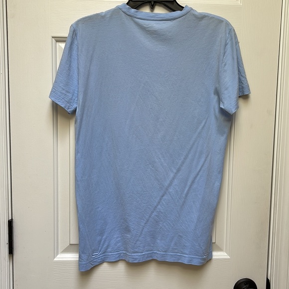 Lacoste Men's V-Neck T-Shirt - Size 3 (Small) - Picture 4 of 5